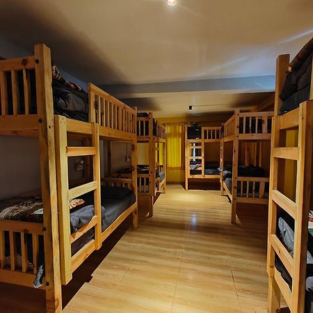 Whoopers Hostel Tosh Eksteriør bilde
