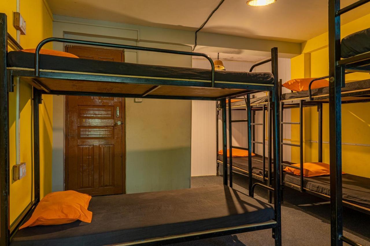 Whoopers Hostel Tosh Eksteriør bilde